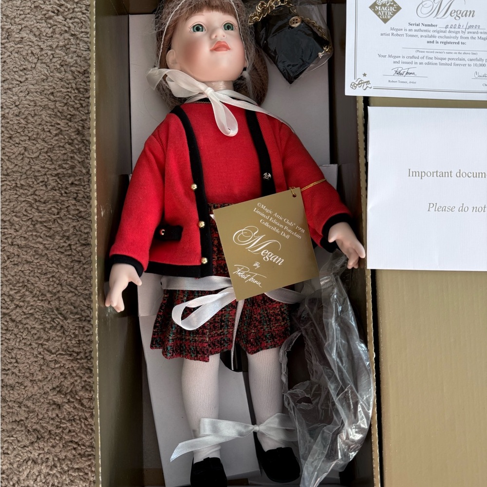 Magic Attic Club 1998 Limited edition Collection doll Megan